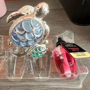 Bath and body Works, wallflower, turtle